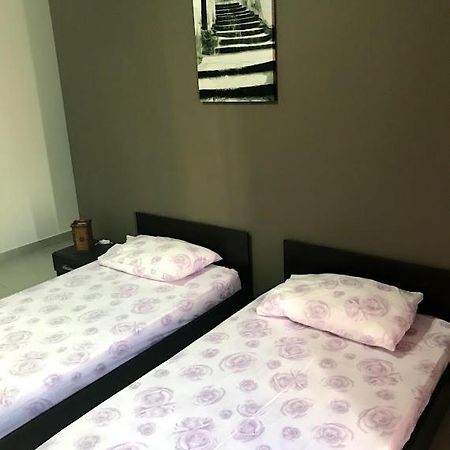 Luqa Apartment - 5 Mins From Airport Kültér fotó