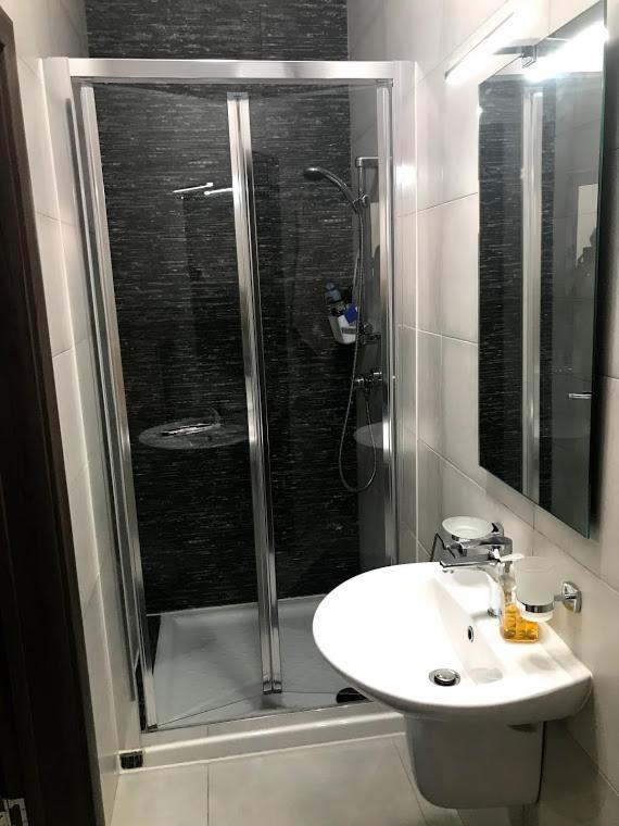 Luqa Apartment - 5 Mins From Airport Kültér fotó