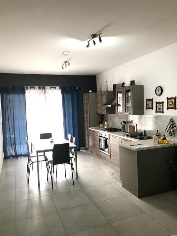 Luqa Apartment - 5 Mins From Airport Kültér fotó